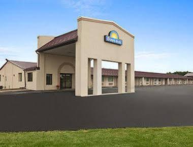 Days Inn By Wyndham Grantville Bagian luar foto